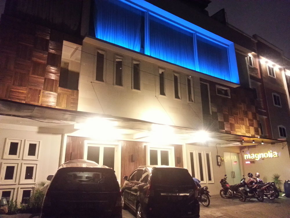 Magnolia Hotel Jakarta Exterior photo