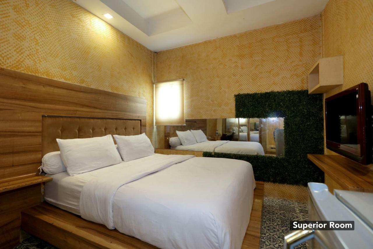 Magnolia Hotel Jakarta Exterior photo